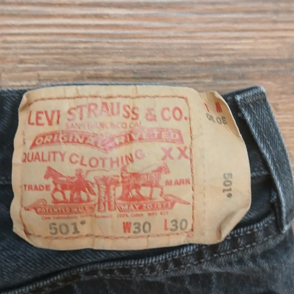Levi's 501 Jeans Mens 30x30 (FITS28x27) Black Button Fly Cotton Denim
